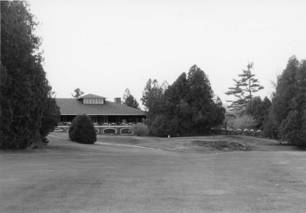 MGC_Clubhouse_and_First_Tee_1993